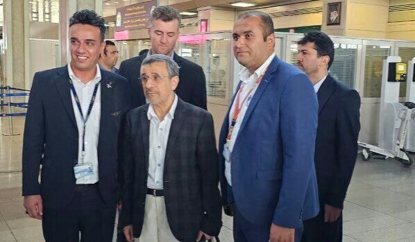دلیل حضور فوری نیروهای اطلاعاتی در فرودگاه و جلوگیری از خروج احمدی‌نژاد